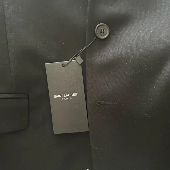 Black blazer never worn - Picture 2 of 5